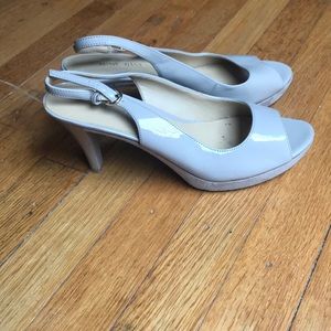 Nude tan slingback Nine West heels size 5.5